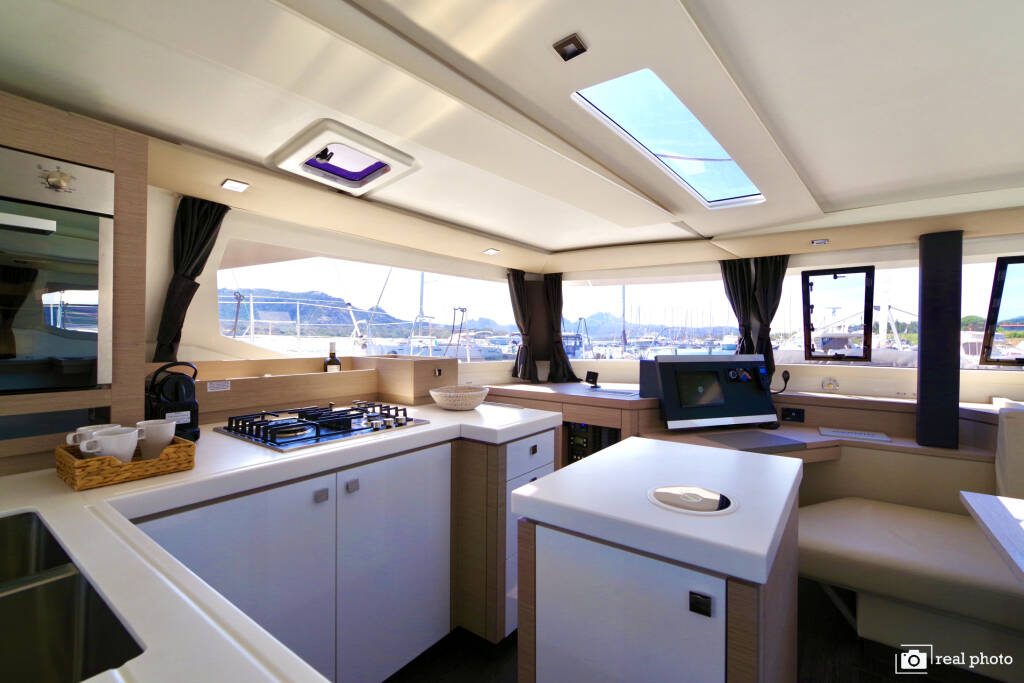 Saona 47 ORSA 3- A/C, Generator, Water maker