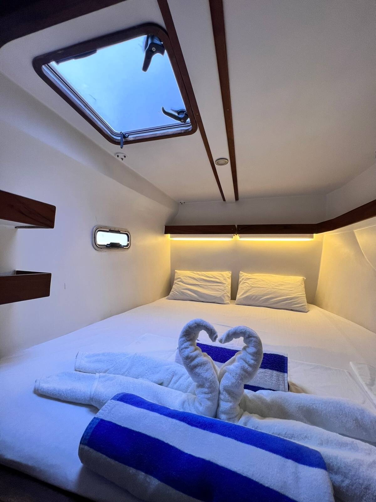 Sapphire Catamaran  Sapphire (cabin 2)
