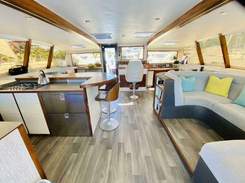 Sea-Tribe DH550 Valerie