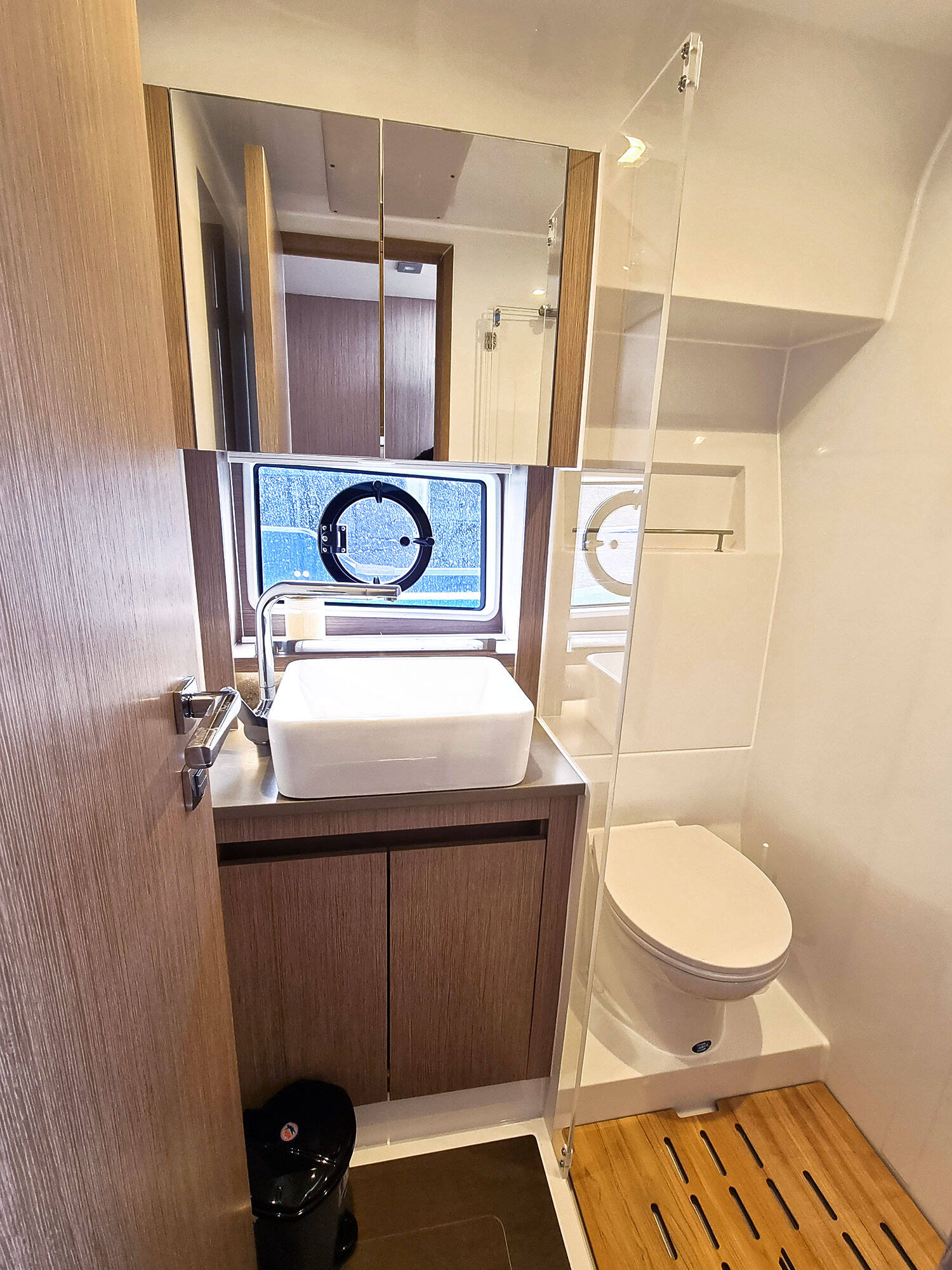 Sealine C390 Tireless