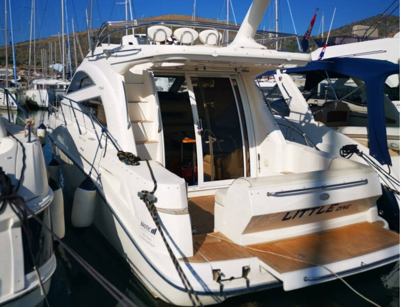 Sealine F34 Little One