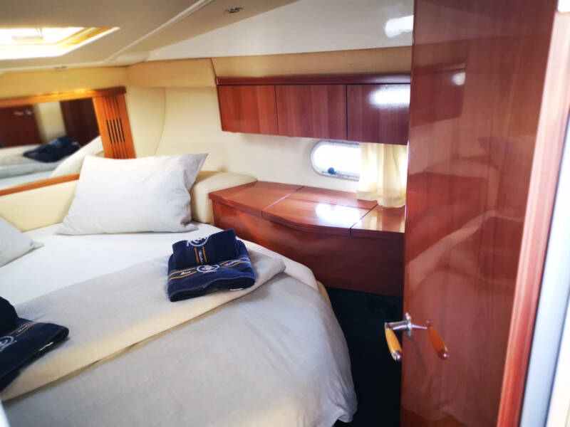 Sealine F34 Little One