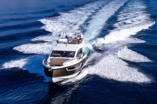 Sealine F430 • Lomar