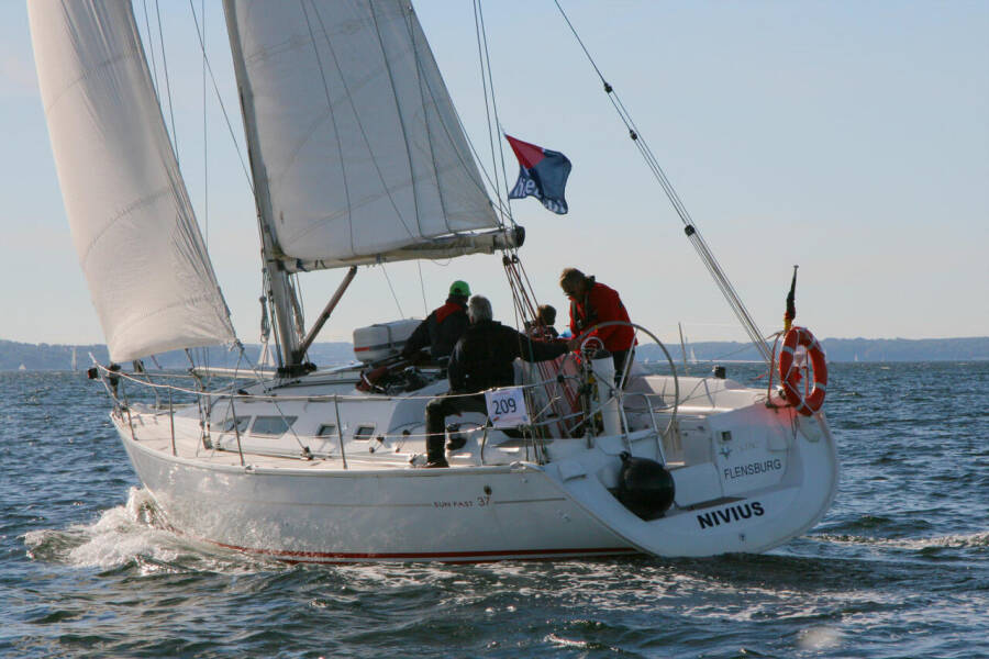 Sun Fast 37 Nivius
