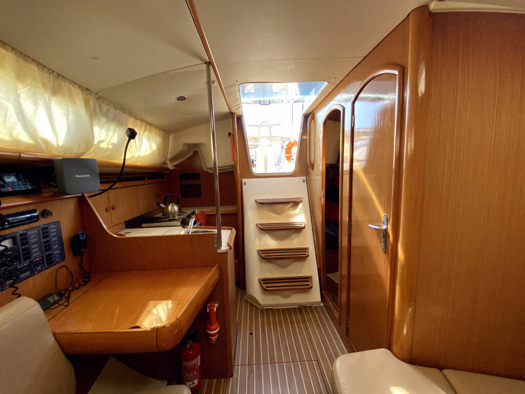 Sun Odyssey 32 Zarif