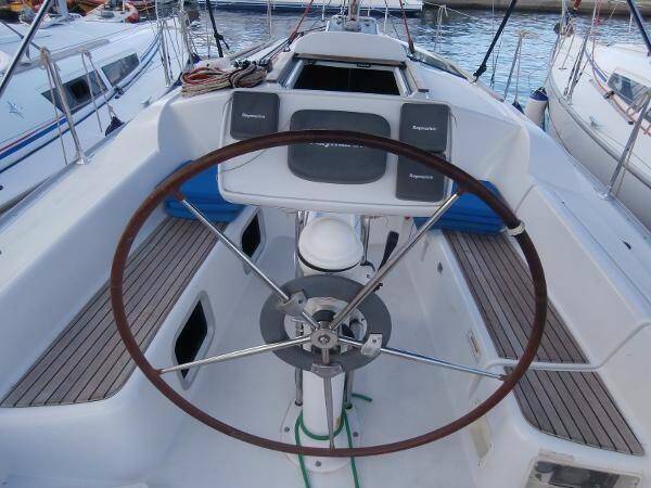 Sun Odyssey 32i Charoula