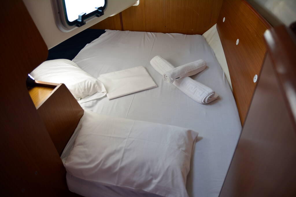 Sun Odyssey 32i Charoula