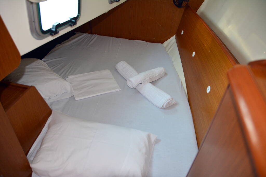 Sun Odyssey 32i Charoula