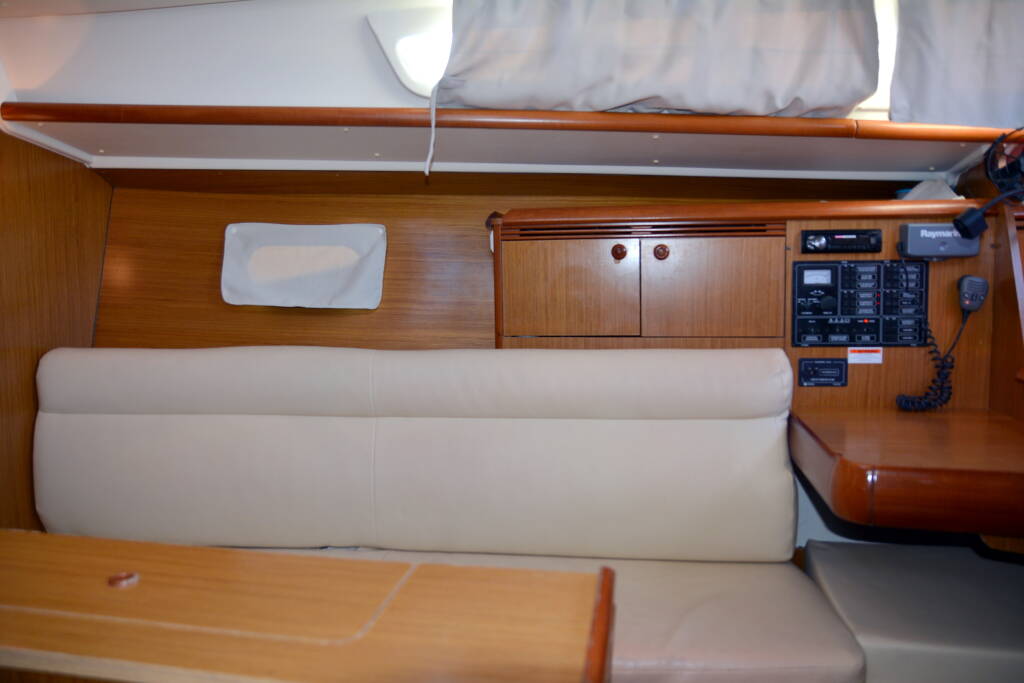 Sun Odyssey 32i Charoula