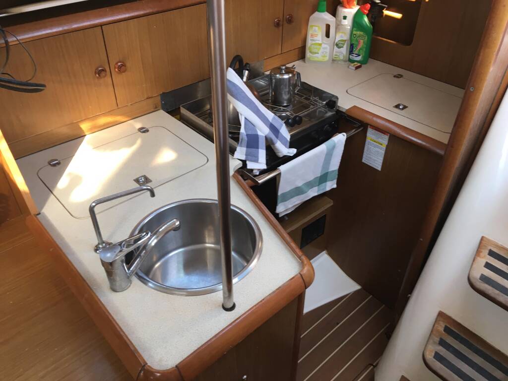 Sun Odyssey 32i Charoula