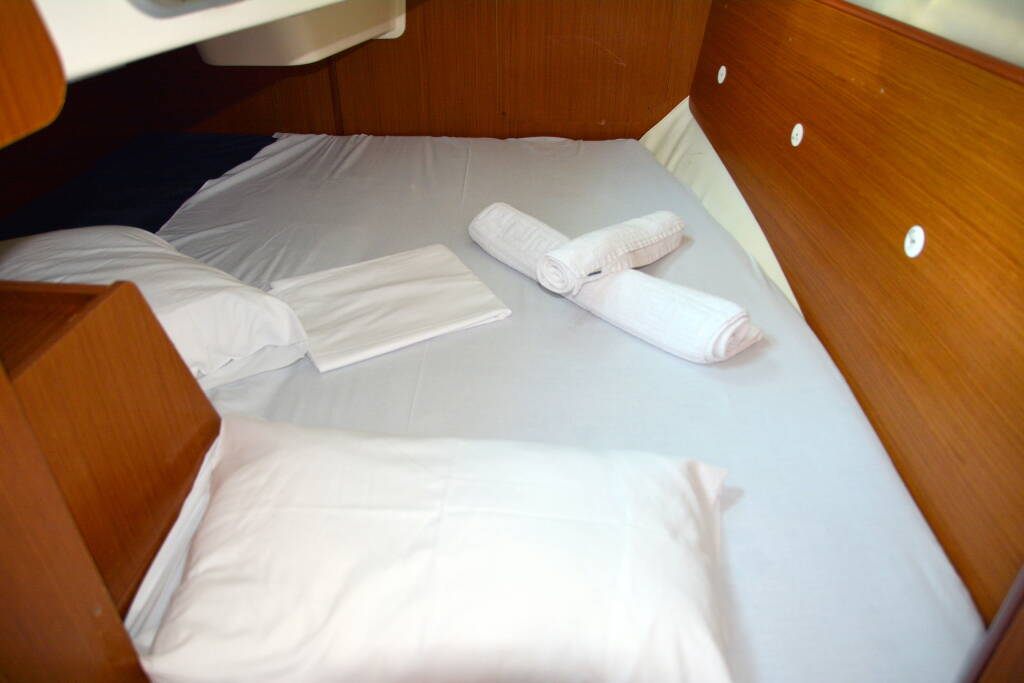 Sun Odyssey 32i Charoula