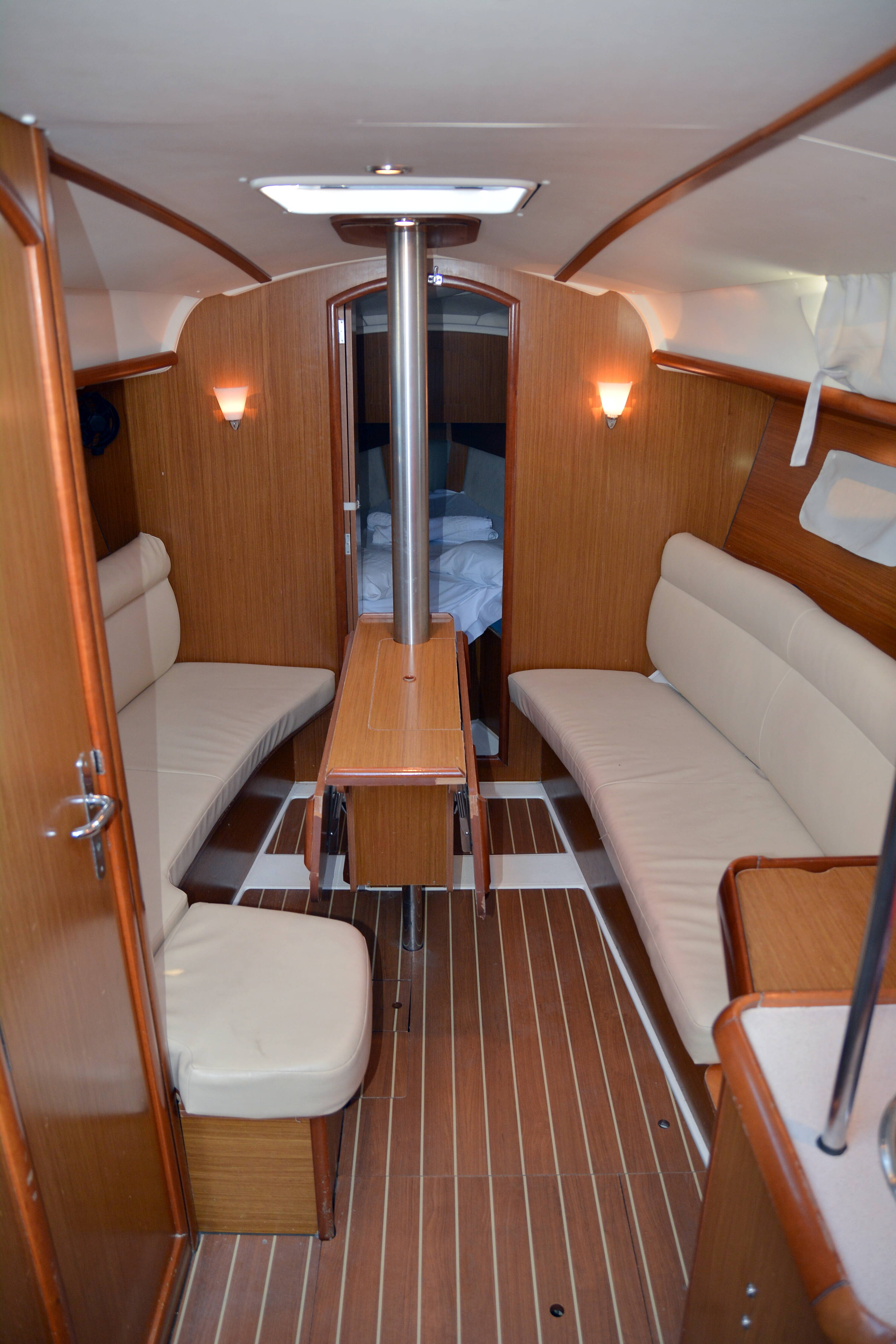 Sun Odyssey 32i Charoula