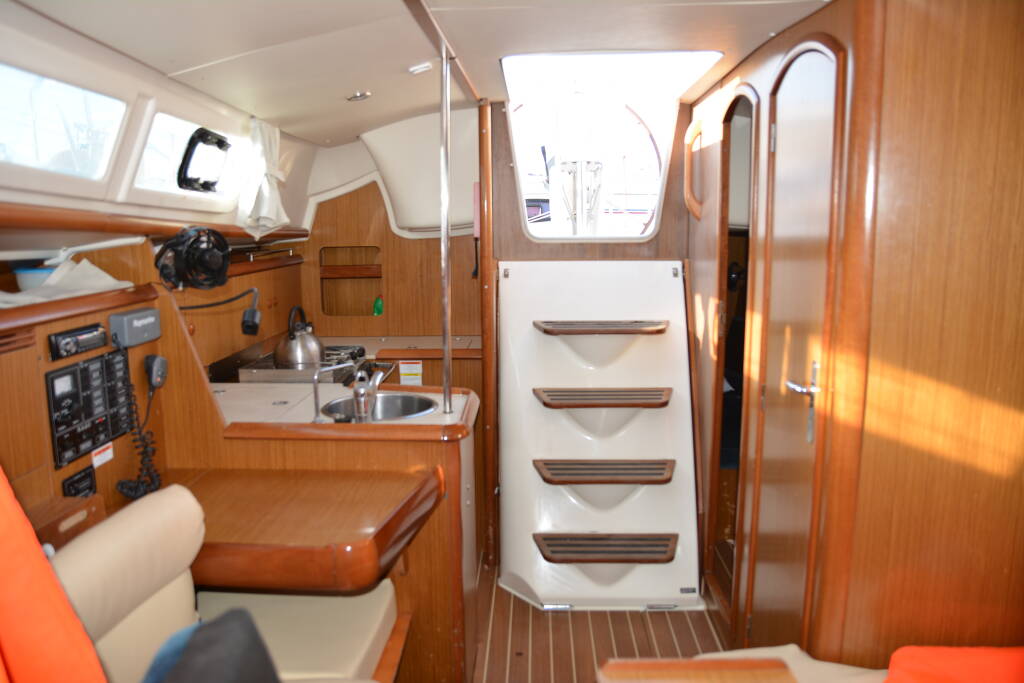 Sun Odyssey 32i Charoula