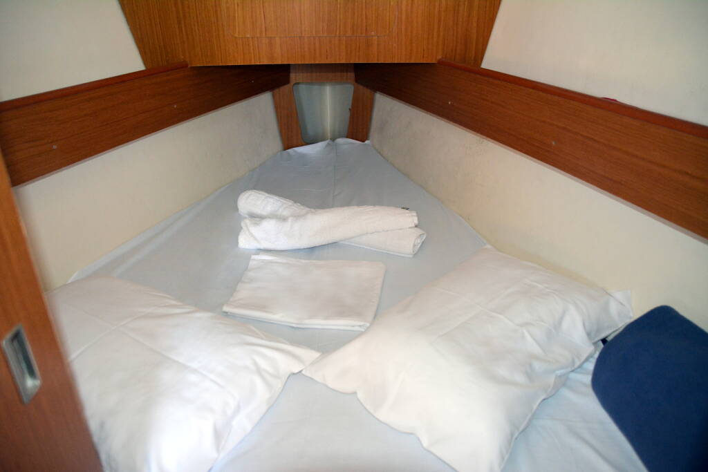 Sun Odyssey 32i Charoula