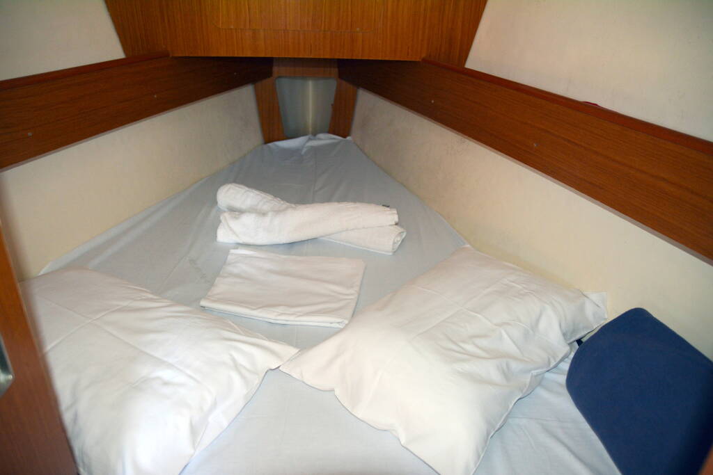 Sun Odyssey 32i Charoula