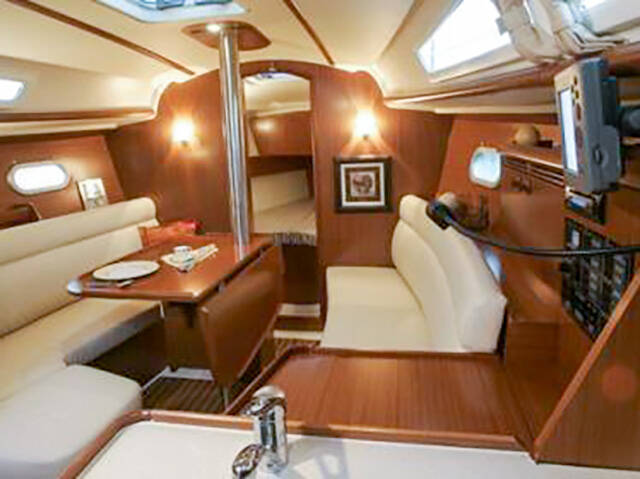 Sun Odyssey 32i Charoula