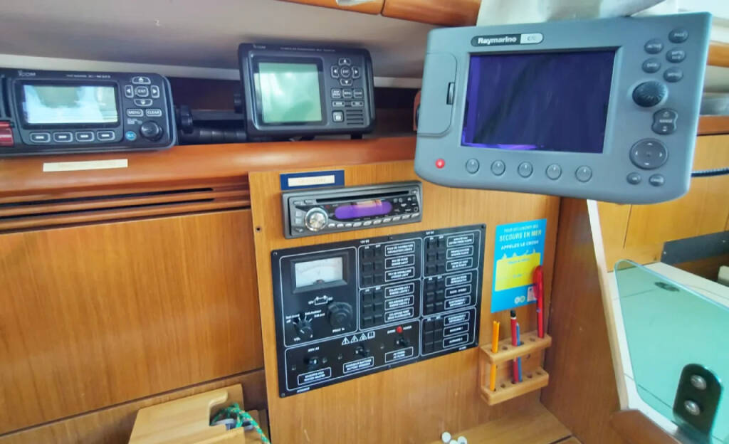 Sun Odyssey 32i  Jami 3