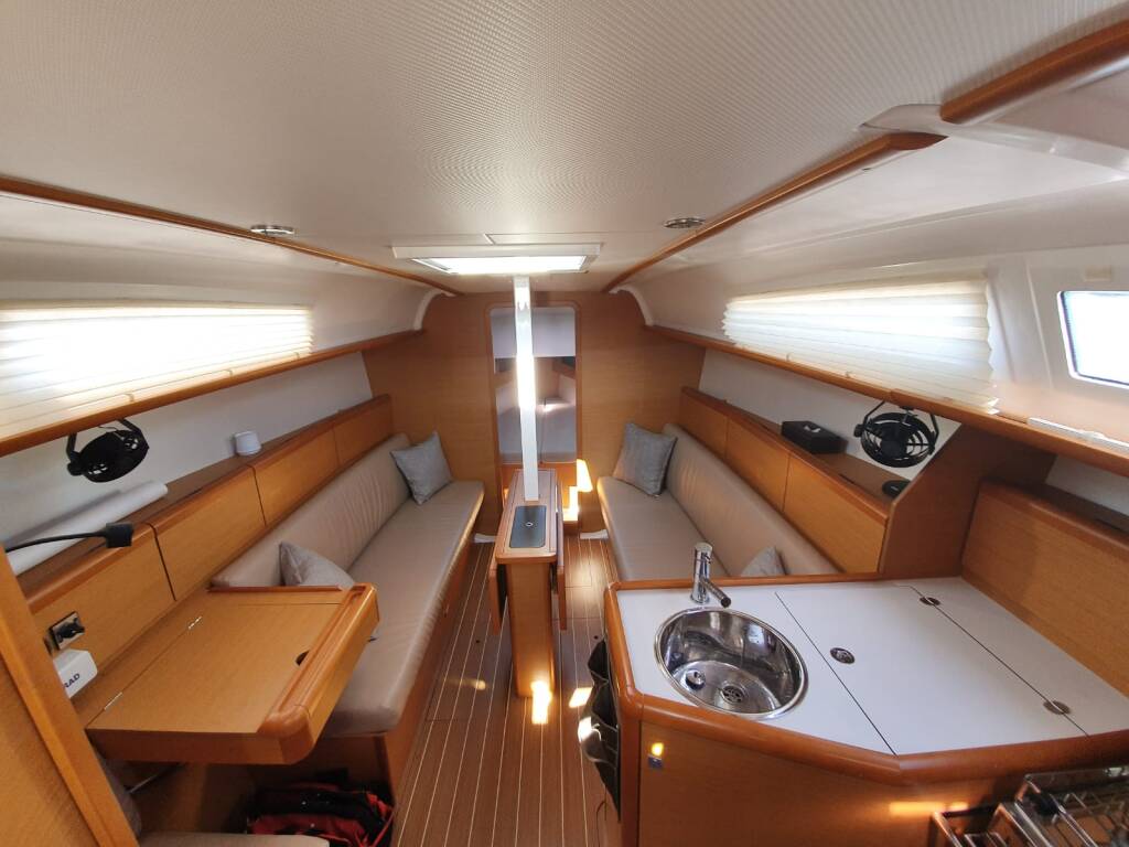 Sun Odyssey 33i Aqua