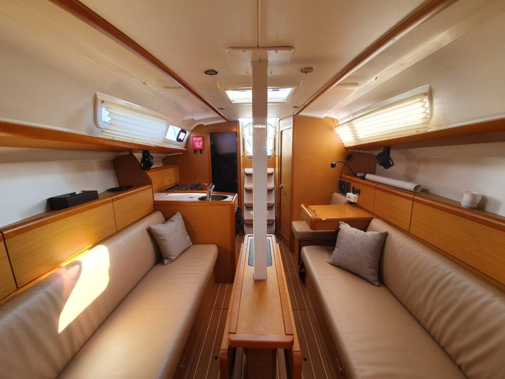 Sun Odyssey 33i Aqua