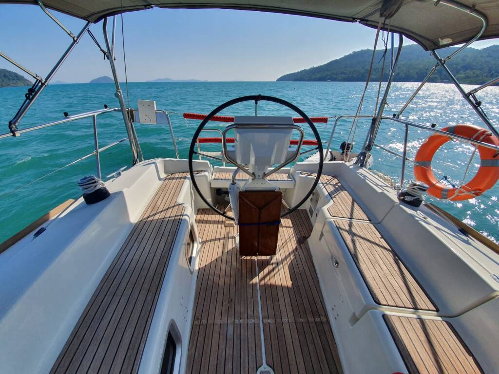 Sun Odyssey 33i Aqua