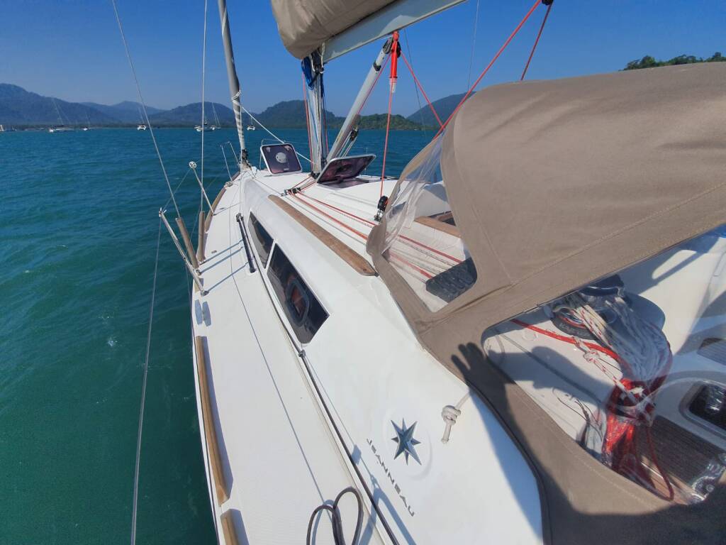 Sun Odyssey 33i Aqua