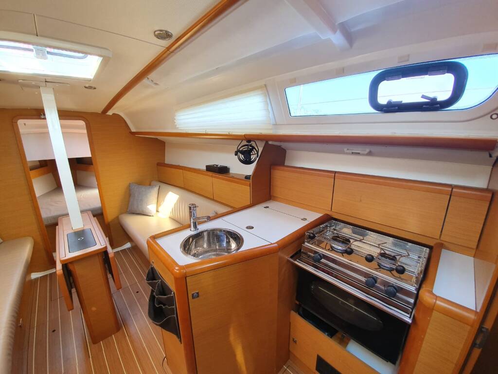 Sun Odyssey 33i Aqua