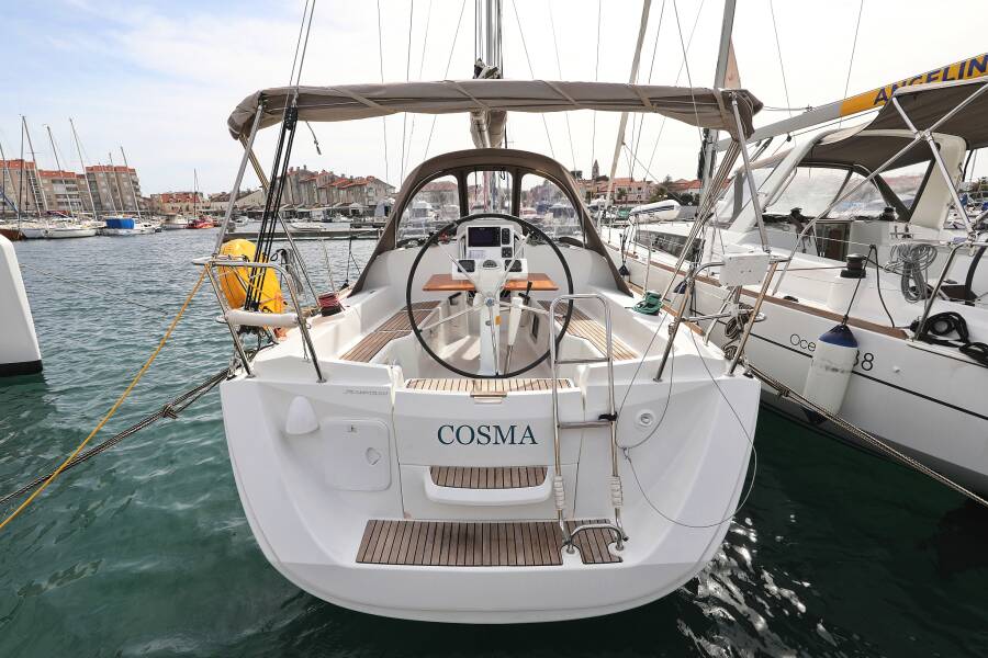 Sun Odyssey 33i • Cosma