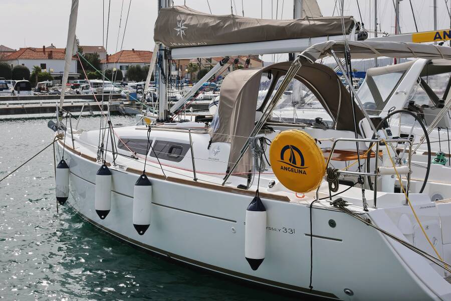 Sun Odyssey 33i Cosma