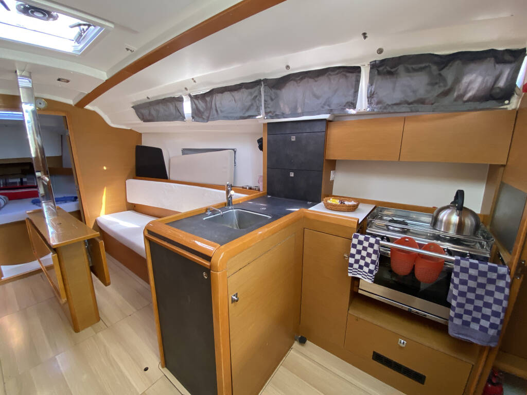 Sun Odyssey 349 Blue Dreams