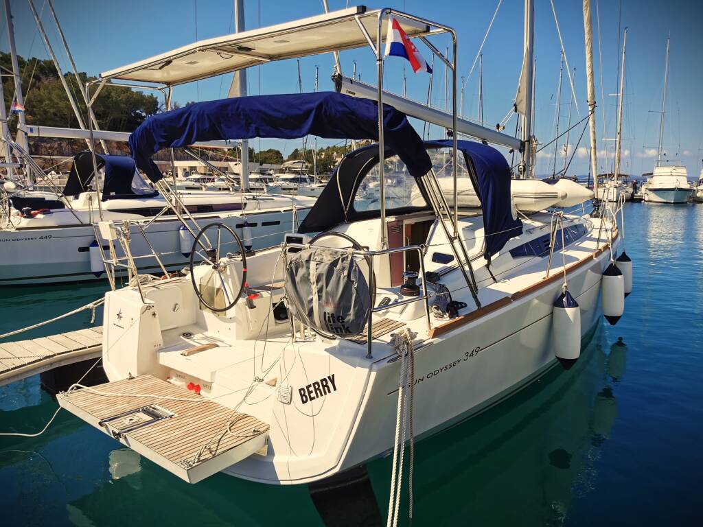 Sun Odyssey 349 • Berry