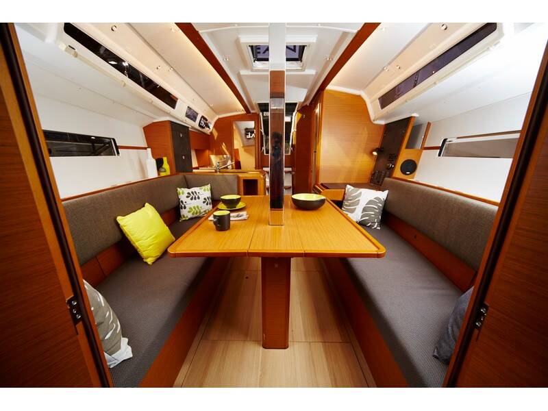 Sun Odyssey 349 Bravo Kiss