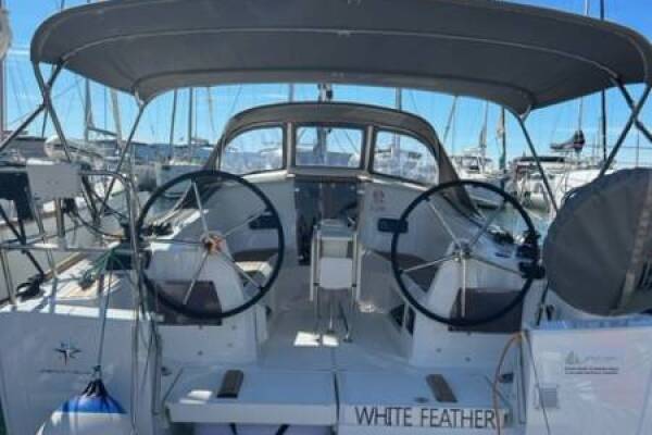 Sun Odyssey 349 • White Feather