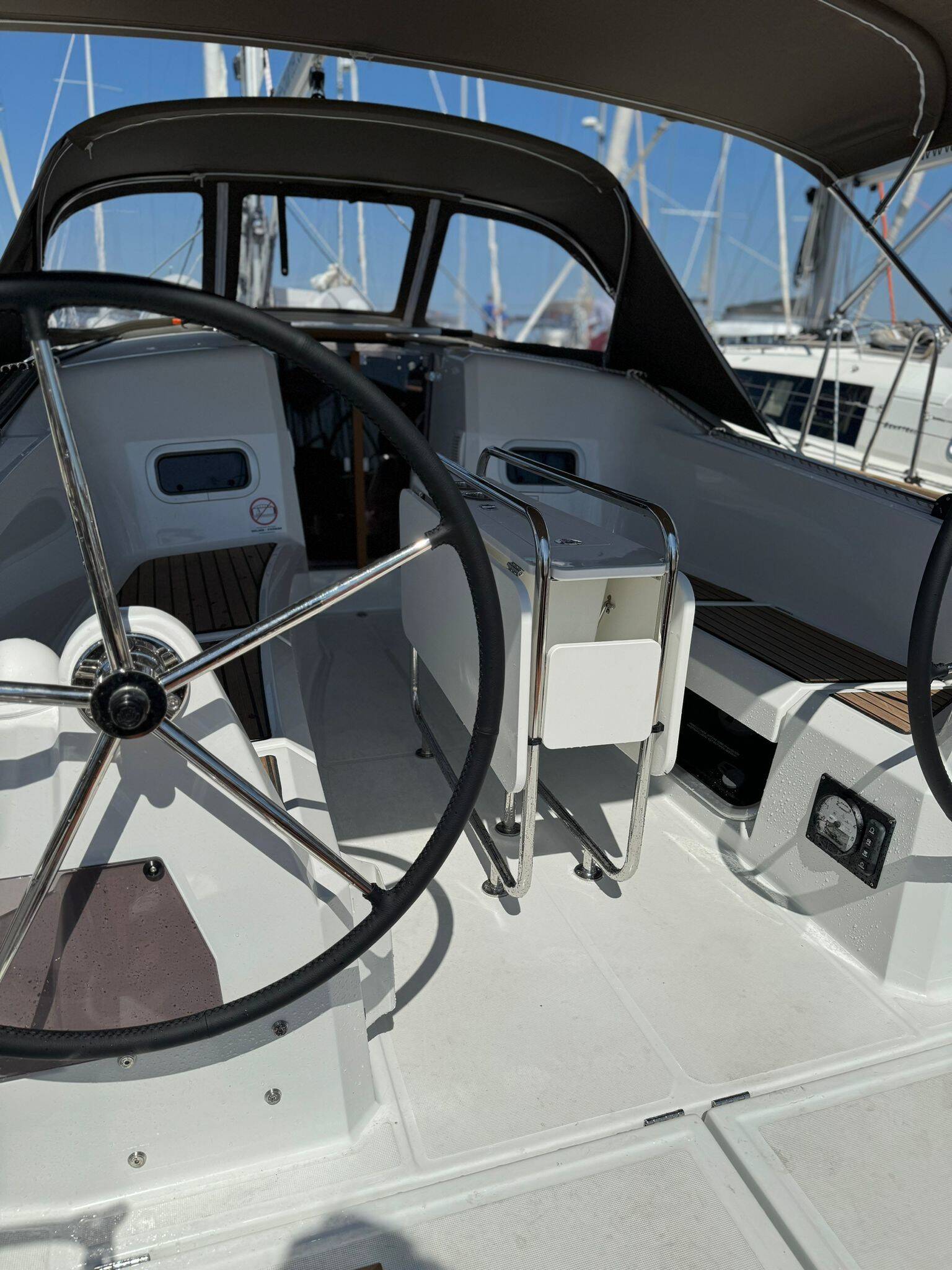 Sun Odyssey 349 White Feather