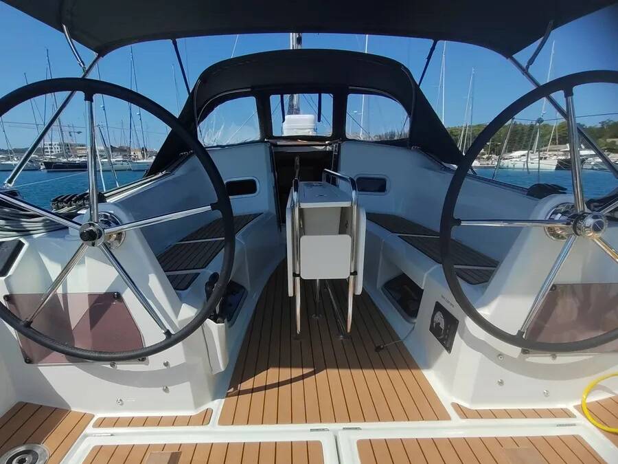 Sun Odyssey 349 
