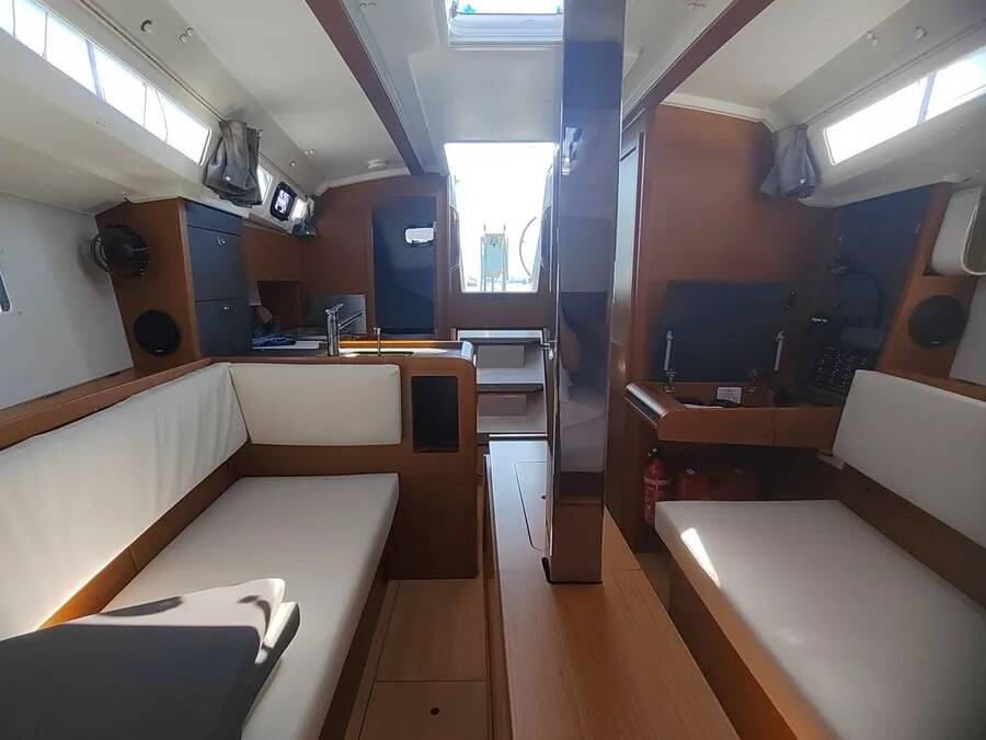 Sun Odyssey 349 