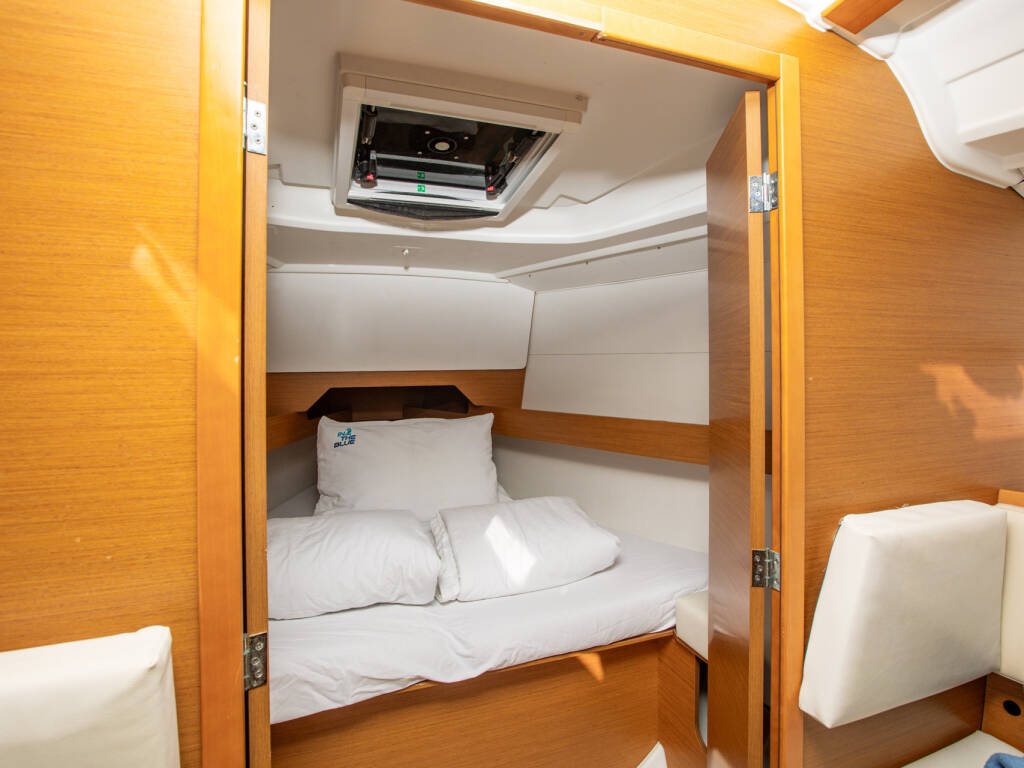 Sun Odyssey 349 Gin Tonic