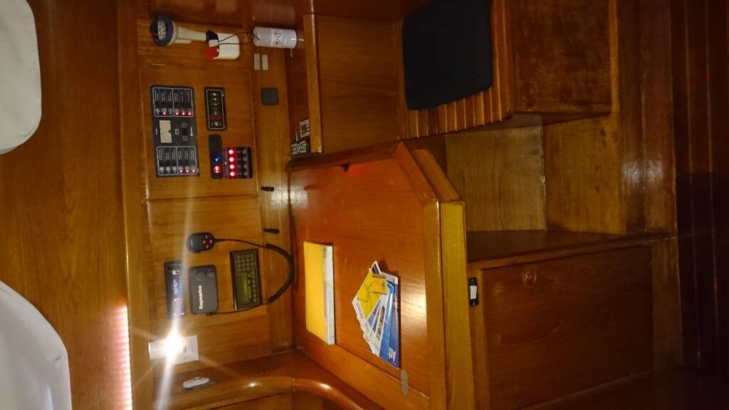 Sun Odyssey 36.2 Pythagoras (electric head, wind generator)