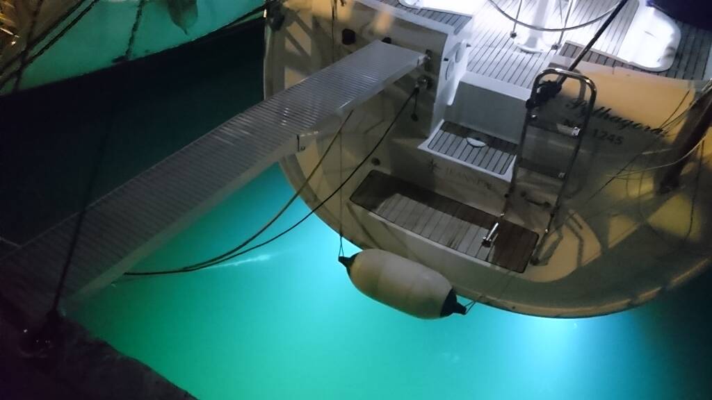 Sun Odyssey 36.2 Pythagoras (electric head, wind generator)