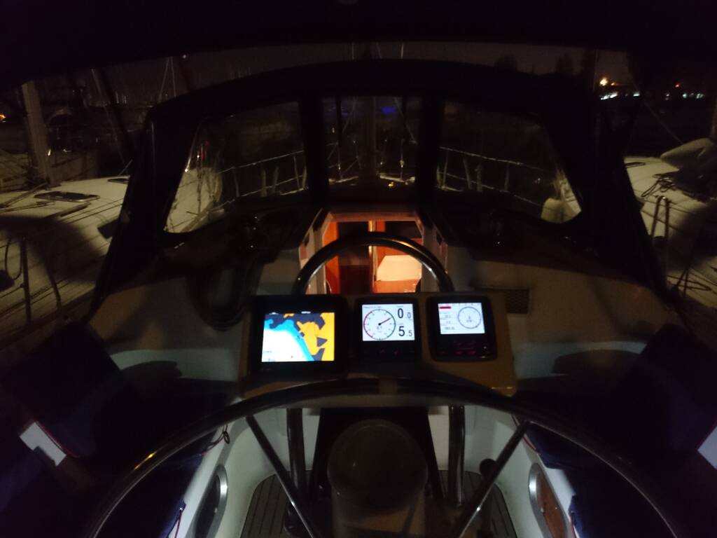 Sun Odyssey 36.2 Pythagoras (electric head, wind generator)