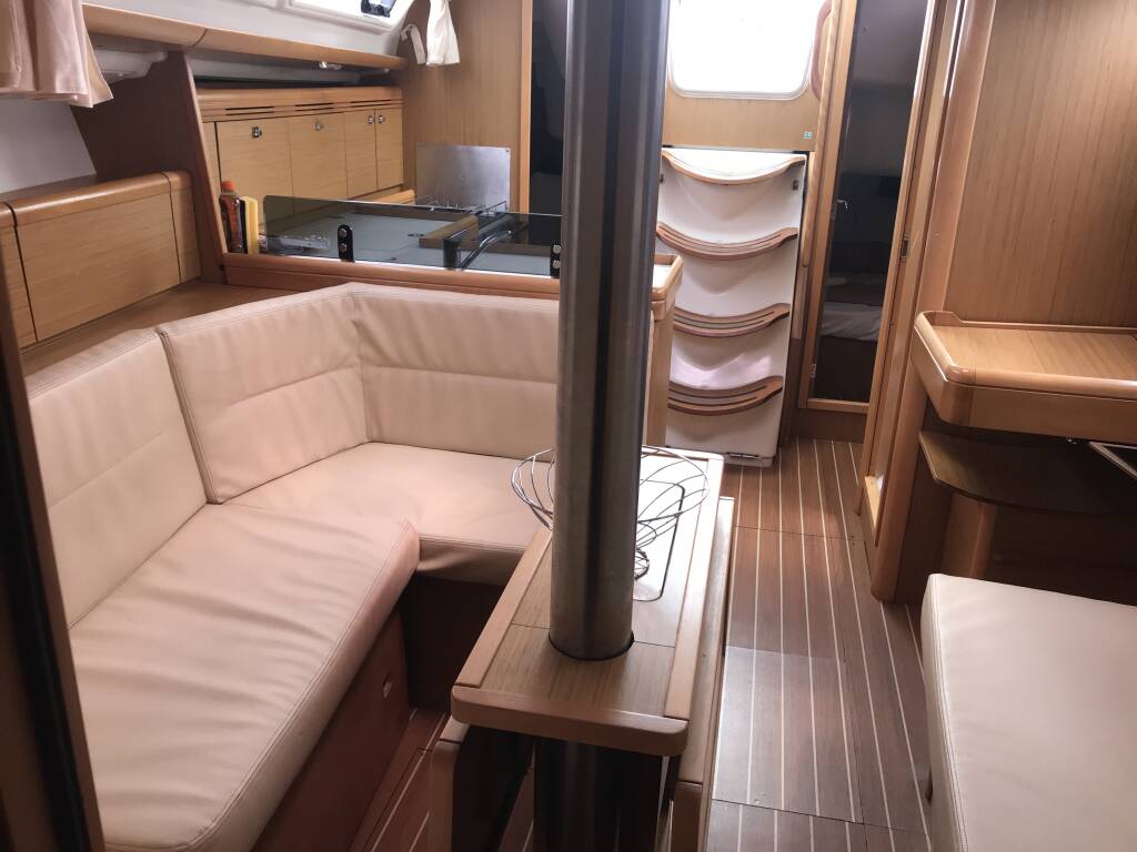 Sun Odyssey 36i Lyra