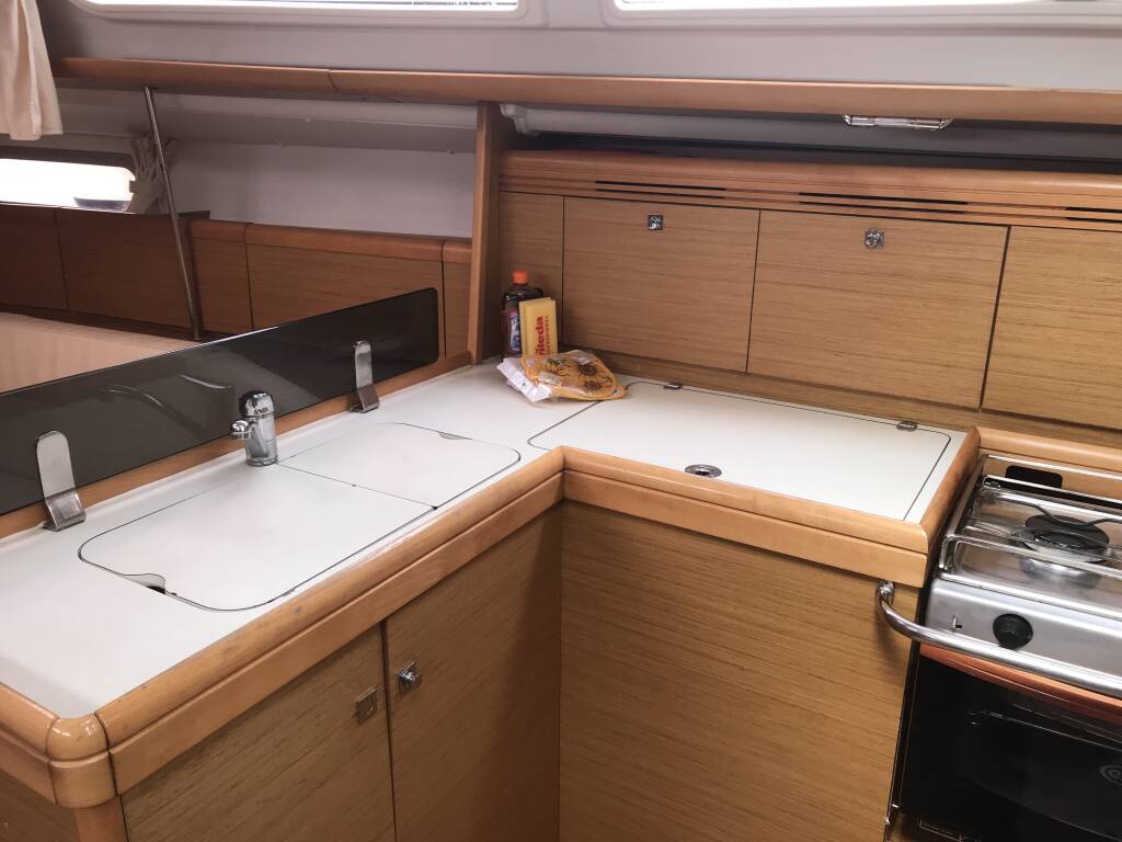 Sun Odyssey 36i Lyra