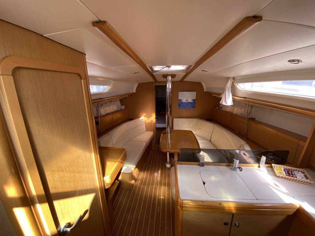 Sun Odyssey 36i Blue Sky
