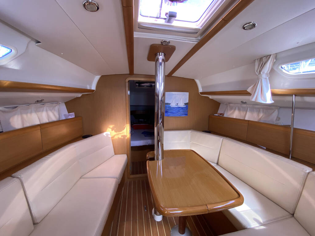 Sun Odyssey 36i Blue Sky