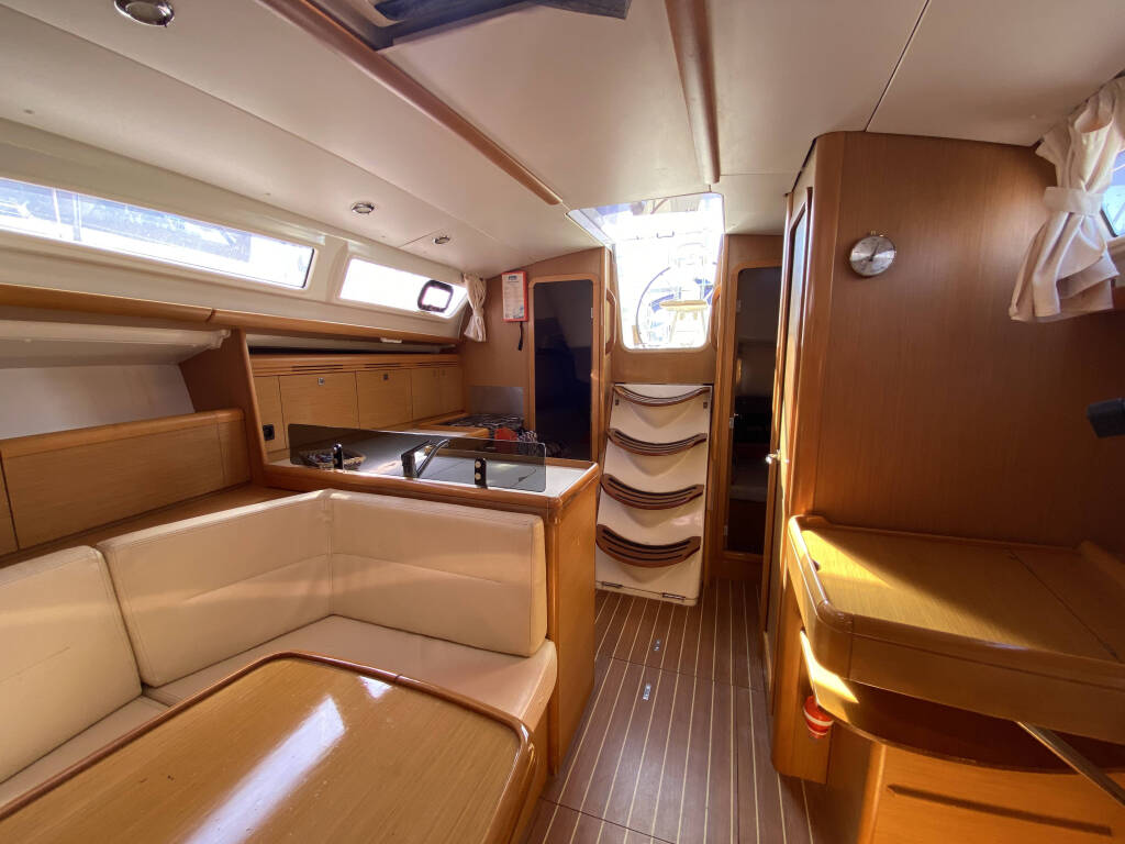 Sun Odyssey 36i Blue Sky