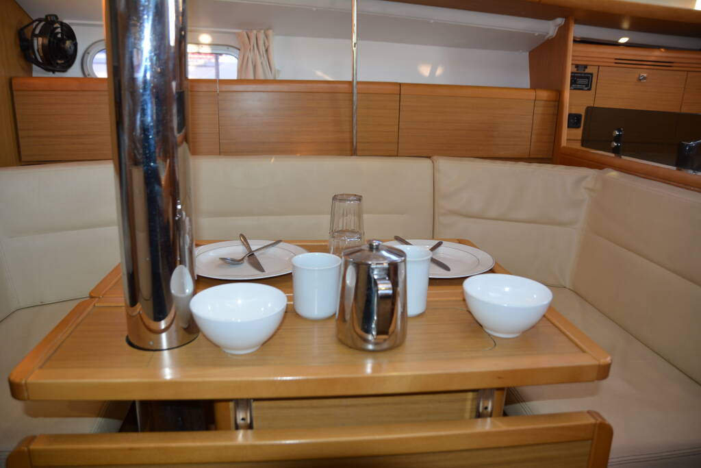 Sun Odyssey 36i Babis 2010  