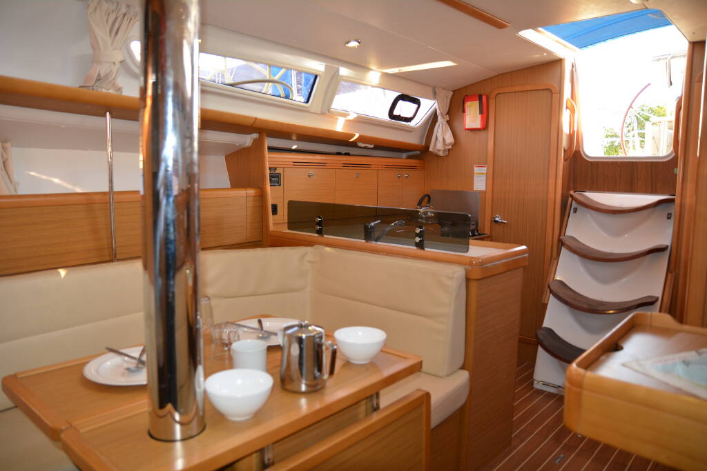 Sun Odyssey 36i Babis 2010  