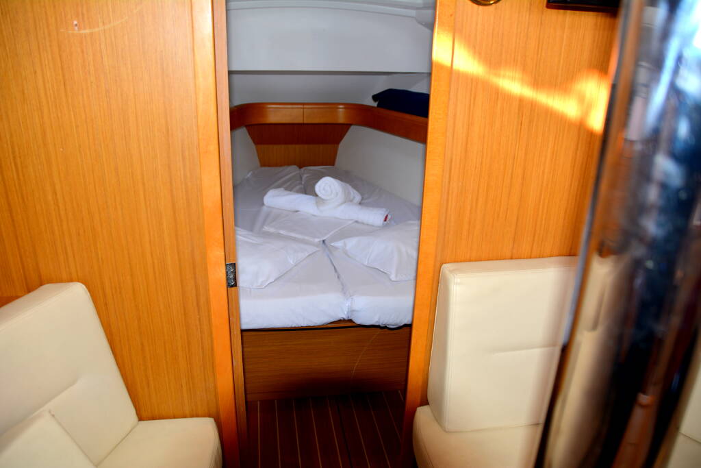Sun Odyssey 36i Babis 2010  