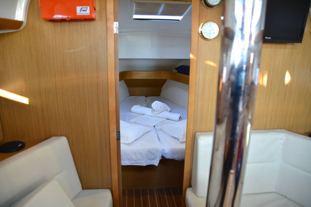Sun Odyssey 36i Babis 2010  