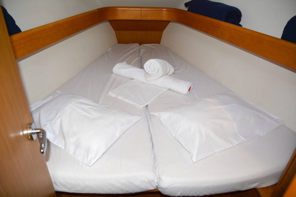 Sun Odyssey 36i Babis 2010  