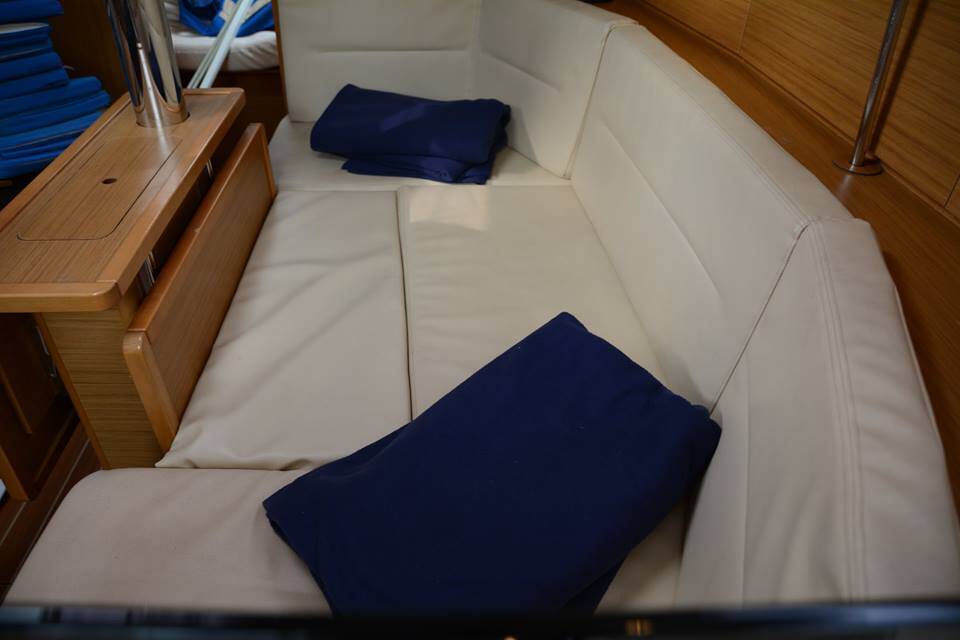 Sun Odyssey 36i Babis 2010  